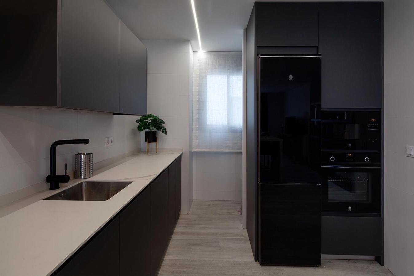 Espectacular Piso En Nervion Apartamento